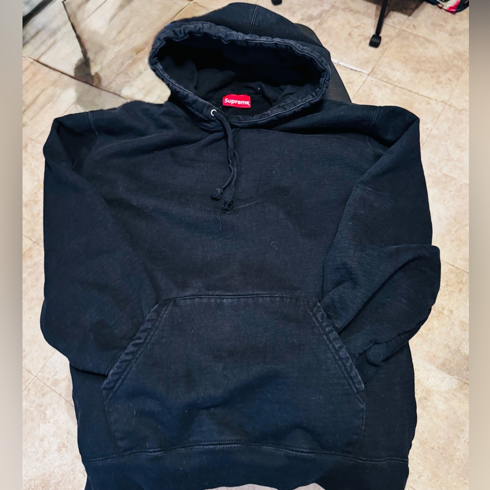 Supreme- Washed black Pull over hoodie